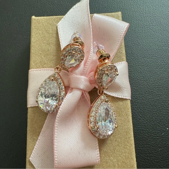 New Sparkle Drop Earrings - Picture 1 of 2